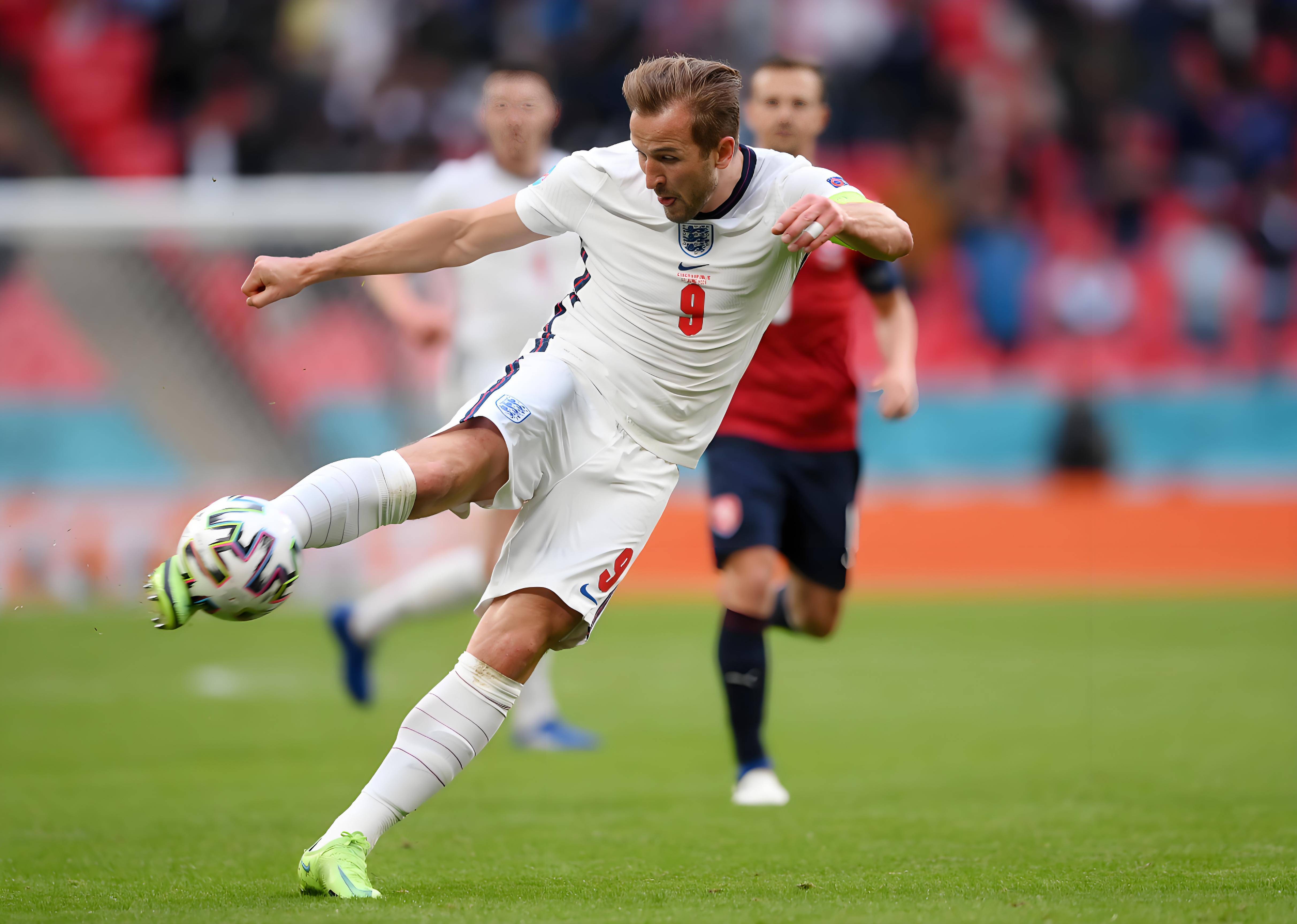 凯恩连续二十场比赛得分超过败北，雄鹿挑战极限！的简单介绍