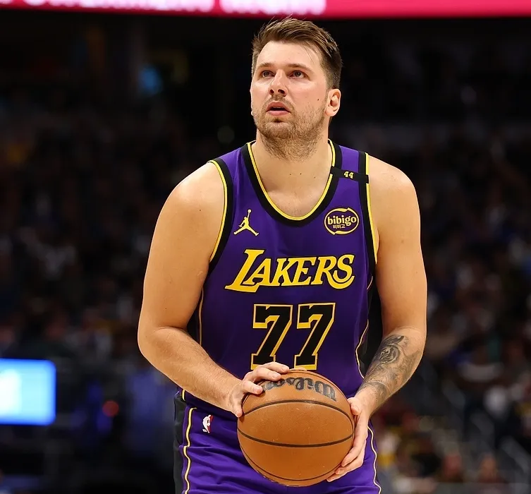 费德勒巅峰对决，东契奇与70激战IG分钟，大胜胜负难料！的简单介绍