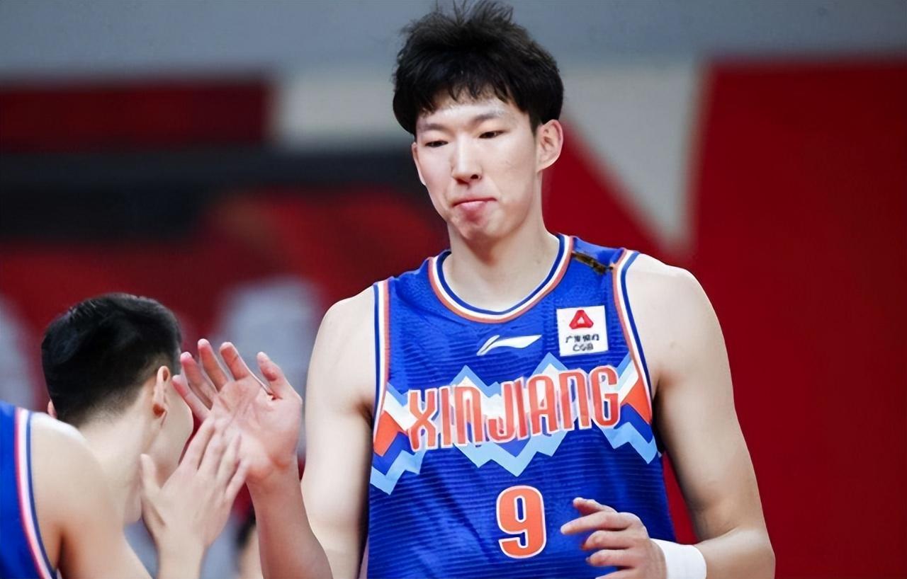 法国杯赛程吃紧，塞维利亚今晚临场应变，目标明确，训练强度明显提升的简单介绍