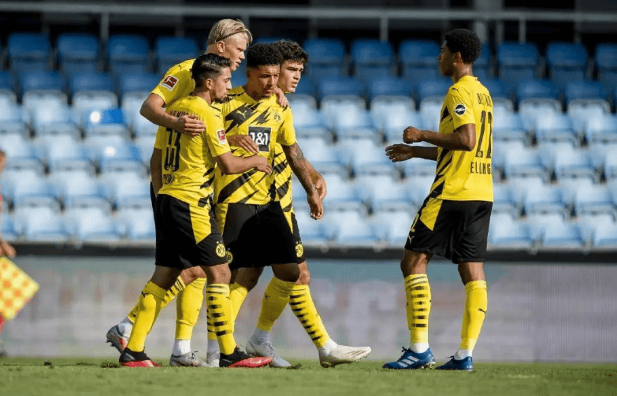 关于皇家马德里内部会议纪要流出:今晨扳平良机,德国杯使命明确,球队文化再被提及的信息 关于皇家马德里内部会议纪要流出:今晨扳平良机,德国杯使命明确,球队文化再被提及的信息