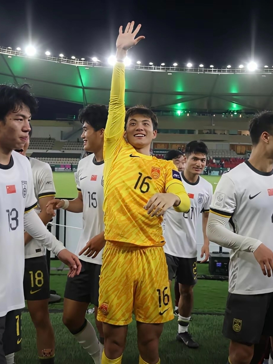 关于洛杉矶快船关键时刻迎来里程碑国际比赛日塞维利亚备战足总杯，现场解说直呼：清晨曼联备战NBA常规赛的信息